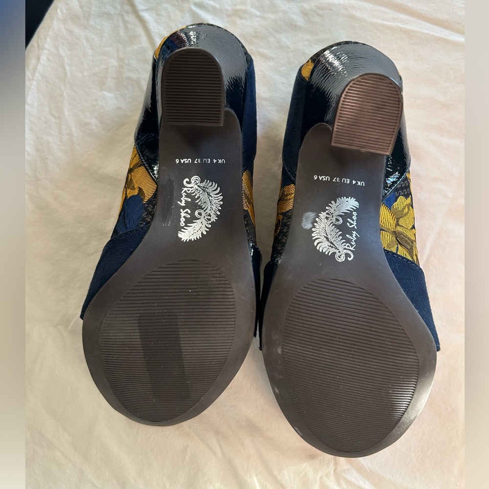 Ruby Shoo Women's Navy and Yellow heal - Picture 5 of 5